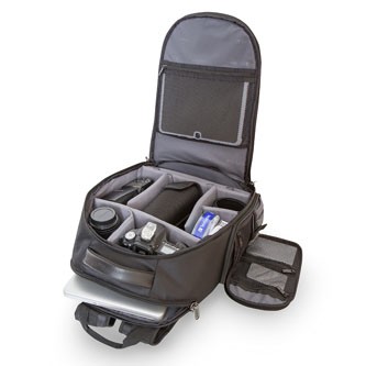 Batoh na fotoaparát/notebook, polyester, černý, Melbourne, s kapsou na tablet, 21x35.5x45cm Verbatim.


Batoh na 16˝ notebook / fotoaparát

        * Pojme väčšinu 16˝ notebookov;
    * Ľahký batoh;
    * Flexibilné vnútorné usporiadanie;
    * Vrecko na tablet;
    * Organizér;
    * Rýchlo prístupné vrecko;
    * Vonkajšie držiaky na dáždnik/fľašu/stativ;
    * Zadné polstrovanie;
    * Ramenné popruhy absorbujúce nárazy;
    * Popruh cez hruď;
    * Mäkká rukoväť;
    * Spĺňa podmienky pre príručnú batožinu stanovené poprednými leteckými spoločnosťami;*
    * Obmedzená dvojročná záruka spoločnosti Verbatim.

Obsah tašky na fotografiách a videu nie je súčasťou balenia.

VIDEO UKÁŽKA