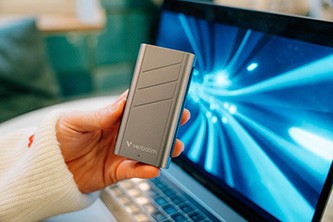 SSD Externí Verbatim TurboMetal SSD, 32021, 1000GB, Nero Backup, Stříbrná, obsahuje USB C, M.2, USB C.
Mac OS X 10.6 alebo vyššíPort USB-C - pre optimálnu rýchlosť použite port USB4 / USB-C a kábel USB4 USB-C.
Kábel USB-C na USB-C 20 cm
Softvér pre zálohovanie Nero (podporuje iba systém Windows)
Softvér pre formátovanie (podporuje iba systém Windows)
Rýchly sprievodca                      