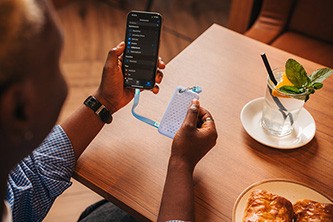 SSD Externí Verbatim Pocket SSD letní edice, 32321, 2000GB, bílý, obsahuje 2x gumový kryt (bílý a světle modrý), USB C.