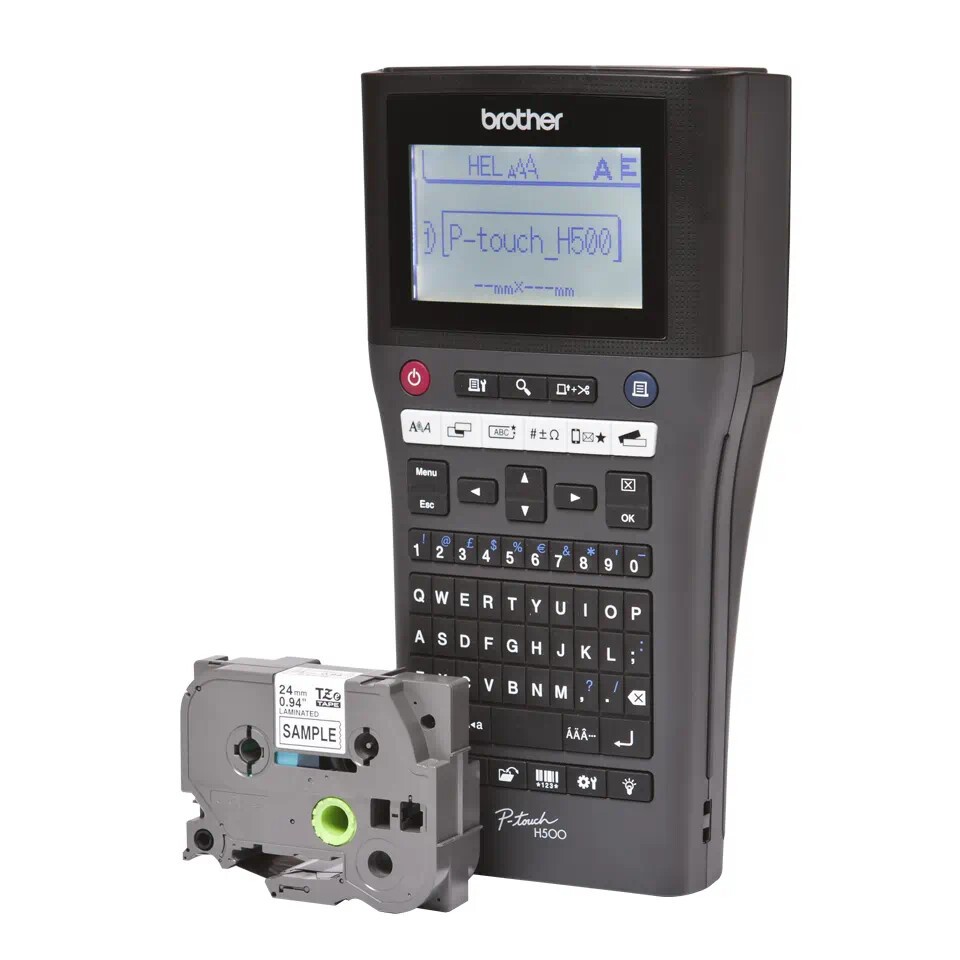 Brother PT-H500 PTH500YJ1 tlačiareň samolepiacich štítkov.
Tlač štítkov až do šírky 24 mm
Rozlíšenie 180 dpi
LCD displej - s podsvietením
Jednoducho ovládateľná klávesnica - QWERTY klávesnica
Štítky sú dostupné v mnohých šírkach a farbách
Pamäť na 50 štítkov + opakovaná tlač až 99 kópií
Profesionálny softvér P-touch Editor - zadarmo
Brother PT-H500 - komunikácia v slovenskom jazyku
Automatický odstrih pásky
Napájanie batériami 6xAA, dobíjací Li-ion akumulátor alebo adaptérom (nie je súčasťou balenia)

Balenie obsahuje: Štítkovač Brother PT-H500, USB kábel, pútko, softvér pre návrh štítkov, jednu pásku 24mm, príručka používateľa.
Chcete ZDARMA predĺžiť záruku na 3 roky? 