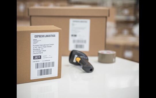 Brother QL-1100 QL1100CYJ1 tlačiareň štítkov.
Tlač štítkov až do šírky 103.6 mm
Rýchlosť tlače až 110 mm za sekundu
Rozlíšenie 300x300 dpi
Pripojenie cez USB k PC alebo Mac
Štítky môžete vytvoriť priamo z Wordu, Excelu a Outlooku
Podporuje tlač štítkov FBA (Fulfilled by Amazon) pomocou špeciálnej funkcie na orezanie PDF
Možnosť tlače z aplikácie iPrint&Label (iba pre Android)
Pamäť na 99 šablón + vnútorná pamäť 6MB
Profesionálny softvér PT-Edite Lite - bez inštalácie
Priama tlač bez pripojenia k PC pomocou externého zariadenia
Konstrukcia štítkovača je vhodná aj do náročných podmienok
Automatický odstrih štítkov

Balenie obsahuje: Štítkovač Brother QL-1100, napájací kábel, USB kábel, papierová páska 62 mm, príručka pre používateľa, stručný návod.
Chcete ZDARMA predĺžiť záruku na 3 roky?