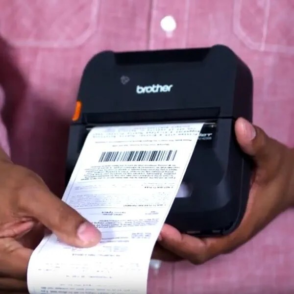 Brother RJ-4250WB RJ4250WBZ1 mobilná tlačiareň.
Technológia: Thermo
Rozlíšenie tlače: 203 dpi
Šírka tlače: 104 mm
Rýchlosť tlače: 127 mm / s
Pamäť: 32 MB
Konektory: USB Ver.
IEEE 802.11a/b/g/n (Infrastructure Mode)
WPS 2.0
Rozmery (Š x V x H): 153x159x68
Hmotnosť: 850g
Batéria a adaptér nie sú súčasťou balenia

Záruka Brother - 3 roky záruky po registrácii (Záručné podmienky a dojednania): https://www.brother.sk/support/warranty/warranty-terms-and-conditions