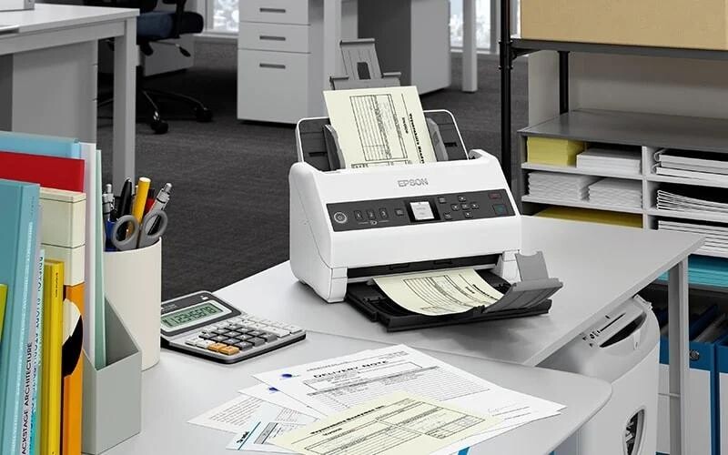 Epson WorkForce DS-730N B11B259401 skener.

Technológia
Typ skenera: Skener s podávačom
LCD displej: Typ: Farebný, Uhlopriečka: 3,7 cm
Optické rozlíšenie (ADF): 600 dpi x 600 dpi (horizontálne x vertikálne)
Skenovacie rozlíšenie: 600 dpi x 600 dpi (horizontálne x vertikálne)
Minimálna veľkosť dokumentu ADF: 50,8 mm x 50,8 mm (horizontálne x vertikálne)
Maximálna veľkosť dokumentu ADF: 215,9 mm x 6.096 mm (horizontálne x vertikálne)
Formáty papiera: A4 (21.0x29,7 cm), A5 (14,8x21,0 cm), A6 (10,5x14,8 cm), B4 (25,7x36,4 cm), B5 (17,6x25,7 cm), B6 (12,5x17,6 cm), Letter, Legal, Pohľadnice, Vizitky, Plastové karty, DL (obálka)
Hĺbka farieb: Vstup: 30 bitov Farba / 10 bitov Čiernobielo, Výstup: 24 bitov Farba / 8 bitov Čiernobielo

Skenner
Optický senzor: CIS (Kontaktný snímač obrazu)
Zdroj svetla: Technológia ReadyScan LED
Výstupné rozlíšenie: 1200 dpi
Rýchlosť skenovania: Čiernobielo: 40 Str./min - Farba: 40 Str./min merané pomocou Veľkosť: A4, Rozlíšenie: 200 / 300 dpi, Čiernobielo: 80 obr./min - Farba: 80 obr./min merané pomocou Veľkosť: A4 , Rozlíšenie: 200 / 300 dpi

Spracovanie papiera/médií
Kapacita papiera ADF: 100 Listov
Gramáž papiera ADF: Automatické podávanie: 27 - 413 g/m2
Typ automatického podávača dokumentov: Jednoprůchodové obojstranné skenovanie
Spoľahlivosť dennej kapacity: 4.500 Strán
Automatický podávač dokumentov: 100 Strán
Duplexné skenovanie: Áno

Funkcie skenovania
Funkcie a vlastnosti: Odstránenie/zlepšenie farieb RGB, Pokročilá funkcia odstránenia/zlepšenia farieb, Preskočenie prázdnych strán, Spojovanie formátu A3, Odstránenie dier, Rozšírená editácia obrazu, Preddefinované nastavenia, Automatická korekcia skosenia, Automatická detekcia viacerých stránkových dokumentov, duálny obrazový výstup (len Windows), Automatická rotácia obrazu, Zlepšenie textu, Vyhladzovanie hrán, Rozpoznávanie čiarového kódu, Ručné/automatické oddeľovanie úloh, Scan to Cloud Storage
Výstupné formáty: BMP, JPEG, TIFF, multi-TIFF, PDF, prehľadávateľné PDF, PDF/A, PNG, docx, xlsx, pptx

Možnosti pripojenia
Rozhranie: USB 2.0 typu B, Ethernetové rozhranie (1000 Base-T/ 100-Base TX/ 10-Base-T)
Podpora IPv6: Áno (iba zo systému Windows)
Skenovanie priamo do počítača: Áno (s riešeniami Document Capture Pro)

Všeobecné informácie
Spotreba energie: 14 W (Prevádzka), 5,9 W Pripravené, 1,5 W (úsporný režim), 0,1 W (vypnutie)
Rozmery výrobku: 296?
Hmotnosť výrobku: 3,6 kg
Ovládače: TWAIN, ISIS (Stiahnutie z webu), Epson Scan2 (TWAIN), SANE (Linux), WIA (Windows), ICA (Mac)
Kompatibilné operačné systémy: Mac OS 10.6+, Windows 10, Windows 7, Windows 8, Windows 8.1, Windows Server 2003, Windows Server 2008 (32/64bitová verzia), Windows Server 2012 R2, Windows Vista, Windows XP SP3

Obsah dodávky
Napájací adaptér, Ovládače a pomocné programy (CD), Hlavné zariadenie, napájací kábel, Návod na inštaláciu, USB kábel, záručný list