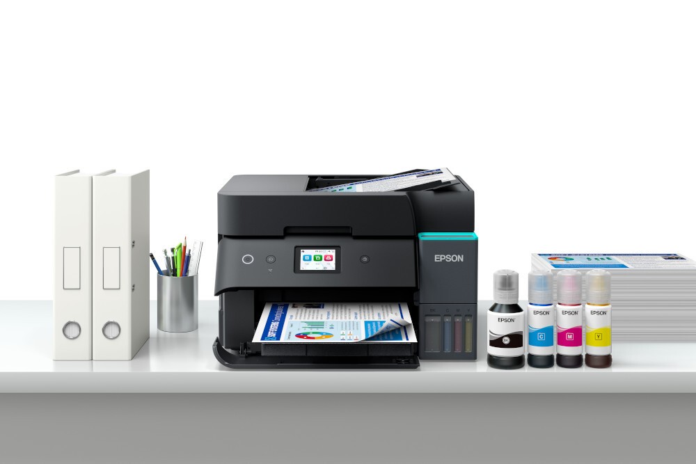 Epson EcoTank L6390 C11CL40405 atramentová multifunkcia.
(obálka), C6 (obálka), 10 x 15 cm, 13 x 18 cmRozlíšenie [DPI]: 4.800 x 1.200 dpi 
Rýchlosť tlače [str./min.]: 18 Str./min Čiernobielo, 9 Str./min Colour
Max.
Obojstranná tlač: Áno
Automatický podávač pre skenovanie:  ÁnoKapacita zásobníka [str.]:  250 Listov Štandardné

* Automatický podávač dokumentov: Áno
* Kapacita zásobníka papiera: 250Duplexná tlač:  Áno (A4, obyčajný papier)Okraje tlače: 0 mm horný, 0 mm pravý, 0 mm spodný, 0 mm ľavý (Ak je definovaný okraj.
dokumentov – obojstranné skenovanie (obyčajný papier A4), Automatická obojstranná tlač (A4, obyčajný papier), Tlač bez okrajov Skenner:

* Skenovacie rozlíšenie: 1.200 dpi x 2.400 dpi (horizontálne x vertikálne)
* Typ skenera: Contact image sensor (CIS)Fax:

*Voliteľ rýchlosti faxu (max.): 100 mien a čísel
*Pamäť stránok: až 100 strán (ITU-T, tabuľka č.
*Faxové funkcie: Faxovanie z PC, Automatické opakovanie, Adresár, Rozosielanie faxu, Náhľad faxu, Prijatie prieskumuSpotreba [W]: 15 W (samostatné kopírovanie, vzor ISO/IEC 24712), 0,7 W (úsporný režim), 7,4 W Pripravené, 0,1 W (vypnutie), TEC 0,1 kWh/týždeň)Rozmery (šírka x hĺbka x výška): 375 x 347 x 240 mmHmotnosť [kg]: 7,3 kg Podporované operačné systémy: Mac OS X 10.9.5 alebo novší, Windows 10 (32/64 bit), Windows 11, Windows 7 (32/64 bit), Windows 8
(32/64bitová verzia), Windows 8.1 (32/64 bit), Windows Server 2008 (32/64bitová verzia), Windows
Server 2008 R2, Windows Server 2012 (64bit), Windows Server 2012 R2, Windows Server 2016,
Windows Server 2019, Windows Server 2022 Obsah balenia: 1 sada atramentu (1 × 127 ml BK, 3 × 70 ml CMY) + Extra Black, Hlavné zariadenie, napájací kábel, Záručný dokument, sprievodca rýchlou inštaláciouZáruka: 1 rok