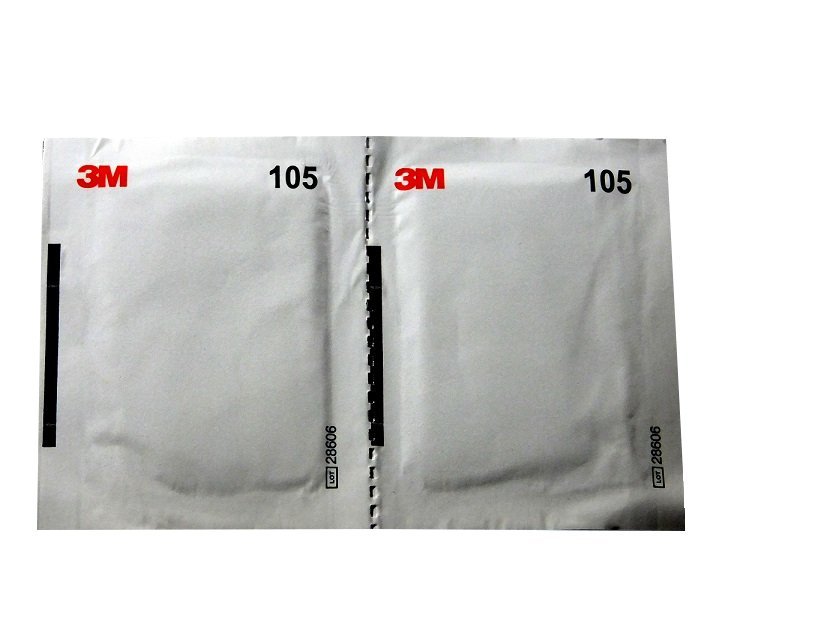 3M 105 Disinfecting wet wipe for cleaning face masks, pair (2 wipes)