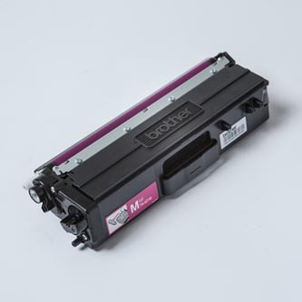 Brother TN-421M purpurová (magenta) originálny toner.
 
Prečo kúpiť našu originálnu náplň?
 
 

Originálny toner = záruka priamo od výrobcu tlačiarne
100% použitie v tlačiarni - bezproblémové fungovanie s vašou tlačiarňou
Použitím originálnej náplne predlžujete životnosť tlačiarne
Osvedčená špičková kvalita - vysokokvalitná a spoľahlivá tlač originálnou tlačovou kazetou od prvej do poslednej stránky
Trvalé a profesionálne výsledky tlače - dlhodobá udržateľnosť tlače
Kratšie zdržanie pri tlači stránok
Garancia Vašej spokojnosti pri použití našej originálnej náplne
Zabezpečujeme bezplatnú recykláciu originálnych náplní
Zlyhanie náplne v menej ako 1% prípadov
Jednoduchá a rýchla výmena náplne
TN421M