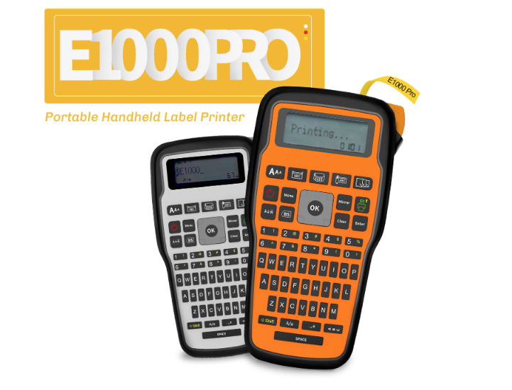 PONY E1000 PRO štítkovač.
Tlač pomocou termotransferovej technológie
Disponuje displejom a klávesnicou s multifunkčným tlačidlom
Vhodná pre priemyselné značenie
Dokáže automaticky utiahnuť kazetu s páskou, aby nedošlo k uvoľneniu počas manipulácie v teréne
Obsahuje funkciu ukladania posledného dizajnu štítku do pamäte
Je možné napájať pomocou batérií ale aj pomocou sieťového adaptéra
Rozlíšenie tlače - 180 dpi
Rýchlosť tlače - 20 mm/s
Ručný odstrih pásky
Podporuje 22 jazykov
Umožňuje tlač až na 4 riadky
Potlačí pásky šírky 3.5mm, 6mm, 9mm až 12mm