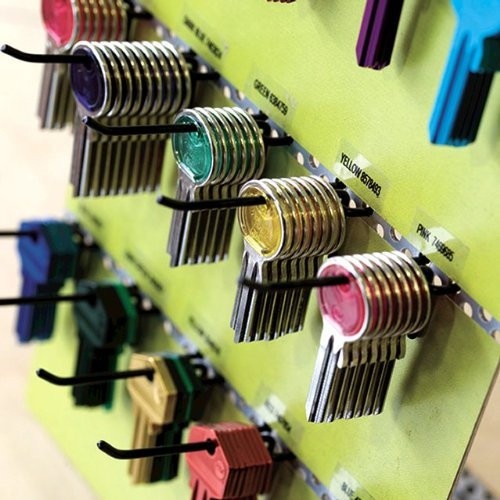 Dymo LabelManager 420P S0915470 štítkovač.
 U nás môžete vyberať z najširšej ponuky pások na trhu.

 * Možno používať samostatne – alebo cez rozhranie USB pripojiť k počítaču PC alebo Mac a počas pár sekúnd tlačiť
 * Navrhujte štítky na monitore počítača pomocou softvéru DYMO Label, ktorý umožňuje vystrihnutie a vloženie textu a pridanie čiarových kódov, obrázkov alebo log
 * Veľký štvorriadkový podsvietený displej
 * Výber z 8 typov písma, 7 veľkostí, 10 štýlov textu, 8 štýlov rámčeka a podčiarknutie.
 * Tlač čiarových kódov: UPC-E, Code-39, Code-128, EAN 13, EAN 8, UPC-A
 * Rýchly prístup k špeciálnym symbolom, vrátane interpunkcie, symbolov mien a diakritiky (napr.
* Balenie obsahuje 1x dobíjaciu batériu Lithium-ion


Balenie obsahuje: štítkovač LabelManager™ 420P, lítium-iónovú batériu, nabíjací adaptér, kazetu s páskou D1 pre prvú tlač, kábel USB, manuál a informácie o záruke
 Odkaz na stiahnutie softvéru:
Dymo Connect pre PC nájdete TU