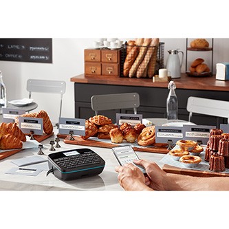 Dymo LabelManager Executive 640 CB 2197370 štítkovač.
Veľký plnofarebný displej s vysokým rozlíšením
QWERTY klávesnica
Rýchle formátovanie
Lítium-iónová batéria
Kompatibilita nielen s PC ale aj s chytrým telefónom a tablet s operačnými systémami Android a iOS
Tlačí na pásky šírky 6, 9, 12, 19, až 24 mm
Úsporne ergonomický dizajn a kompaktné rozmery
Priamy prístup k aplikácii DYMO® LabelManager™ Executive Connect a softvéru DYMO® Connect for Desktop
Automatická rezačka
Vhodný pre tlač čiarových kódov
Rozlíšenie tlače 180dpi
Tlač rýchlosťou až 20mm/sec

Obsah balenia: LabelManager™ EXECUTIVE 640 CB, 1x kazeta s páskou D1, 24mm x 7m, čierna na bielej, USB-C kábel, dobíjací Li-ion batériový blok