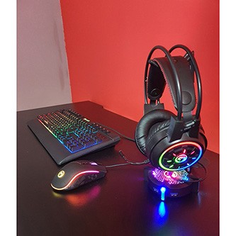 Marvo CM305 CM305 CZ/SK, RGB sada klávesnice s herní myší a sluchátky, CZ/SK, herní, membránová typ drátová (USB), černá, RGB podsvícená.
Super kombinácia produktov, ktoré potrebuje každý hráč v modernom poňatí s RGB podsvietením.

Herná klávesnica
- CZ/SK rozloženie kláves
- multimediálne klávesy na ovládanie media playera, spustenie e-mailu, spustenie internetu, kalkulačka atď.
- antighosting pre 26 kláves
- podpora zápästia
- možnosť nahrania vlastného módu podsvietenia
- ovládanie intenzity podsvietenia
- ovládanie rýchlosti efektu podsvietenia

Špecifikácie
Počet kláves: 114
Switche: membránové
Životnosť kláves: až 10 mil.
Dĺžka trasy klávesy: 3.6 ± 0.2 mm
Sila stlačenia: 52 ± 7 g
Podsvietenie: RGB
Pripojenie: USB 2.0
Dĺžka kábla: 1.5 m
Rozmery: 461 x 198 x 37 mm

Herná myš
- programovateľné tlačidlá
- štruktúrované bočné strany myši proti kĺzaniu
- pogumované koliesko pre presnú kontrolu
- tlačidlo pre zmenu módu podsvietenia

Špecifikácie
Senzor: optický
DPI: 800/1600/2400/3200/4000/4800 (cez softvér až 6400)
Počet tlačidiel: 7 (programovateľných)
Životnosť tlačidiel: 5 mil.
Podsvietenie: RGB
Pripojenie: USB 2.0
Dĺžka kábla: 1.6 m
Rozmery: 131 x 70 x 42 mm

7.1 herné slúchadlá- softvér - uzavretý dizajn - nastaviteľný sklon mikrofónu
- nastaviteľná čelenka

Špecifikácie
Zvuk: 7.1 virtuálny surround
Frekvenčný rozsah: 20 - 20 000 Hz
Priemer reproduktora: 50 mm
Citlivosť: 105 ± 3 dB
Podsvietenie: rainbow
Impedancia: 32 Ohm
Typ mikrofónu: všesmerový
Veľkosť mikrofónu: 4 x 1.5 mm
Citlivosť mikrofónu: -42 dB
Pripojenie: USBDĺžka kábla: 2.1 m      Video: AdisBak - Herný set pre nenáročných | RECENZIA  